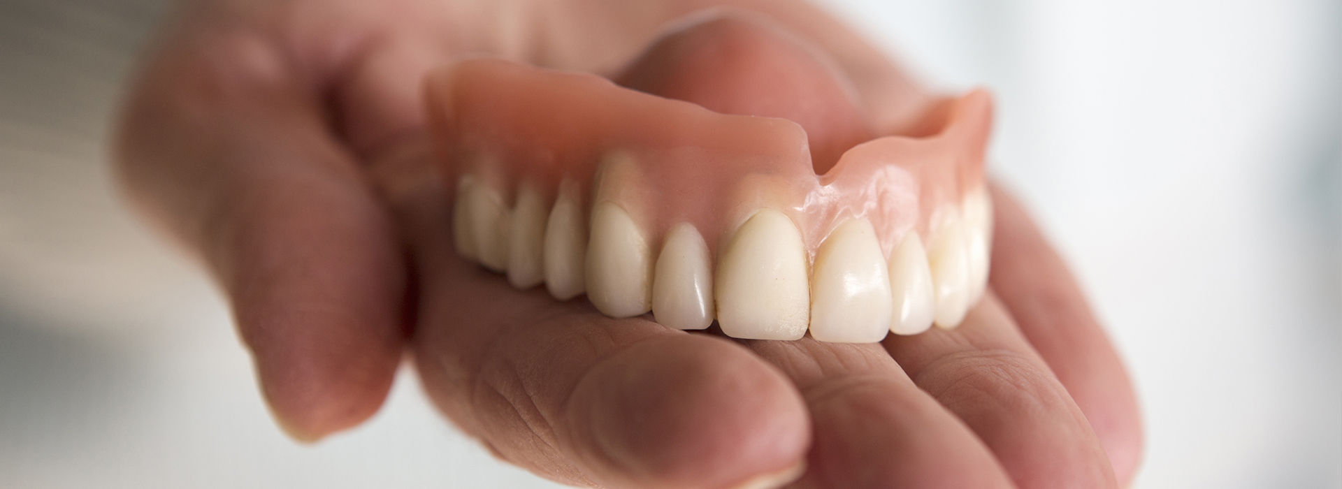 Everyday Dental | Dental Cleanings, Periodontal Treatment and Emergency Treatment